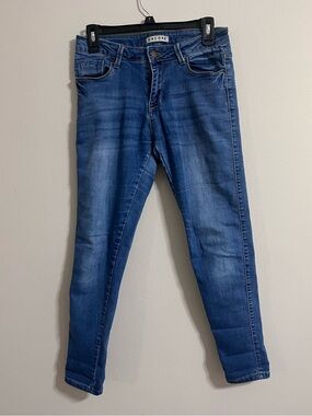 Encore Jeans Women’s Medium Blue Skinny Jeans
